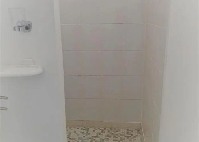 Bola 8 Mehrbettapartment Wandsbek Monteure Kueche & Bad Apartament